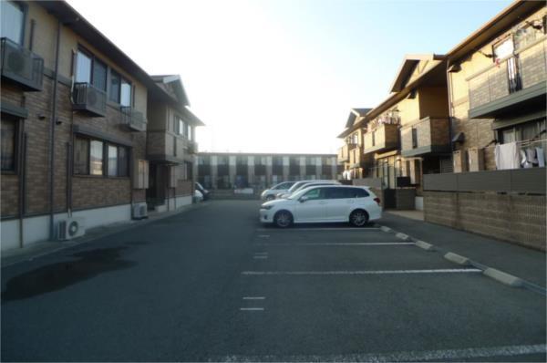 23番館　Ａ棟 駐車場