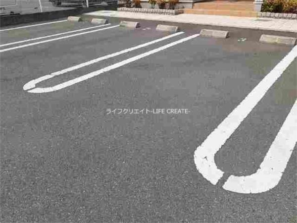 アン　ボヌール 駐車場