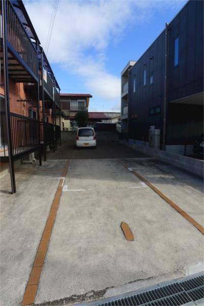 加古川市平岡町新在家アパート 駐車場