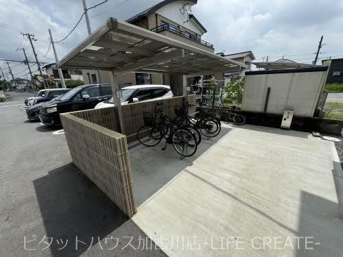 シャーメゾン・シオン 駐車場