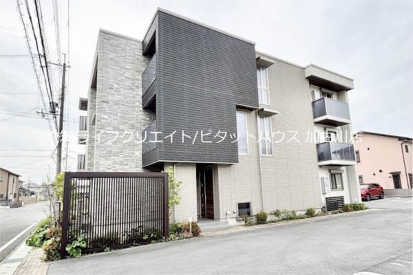 ドゥエラ 外観