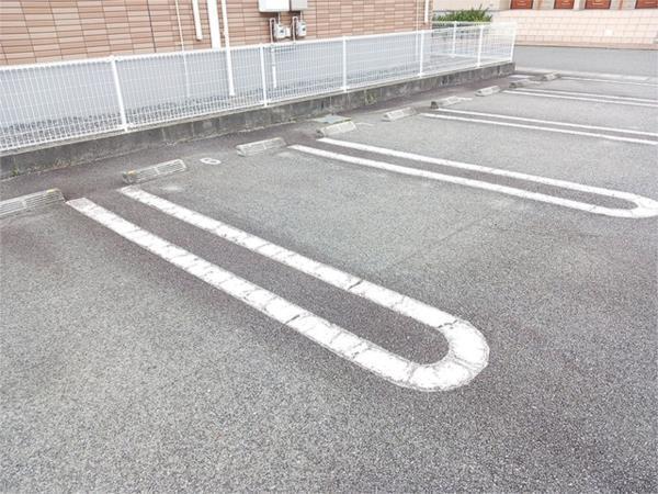 ラルジュ　フォンテーヌIV 駐車場
