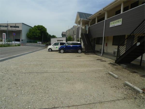 パールハイツ尾上 駐車場