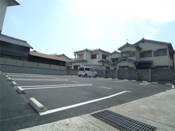 シャーメゾン鹿島 駐車場