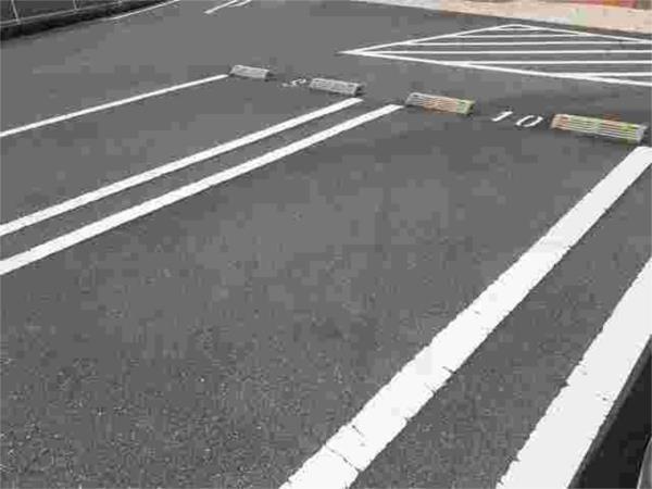 グレース七番館 駐車場