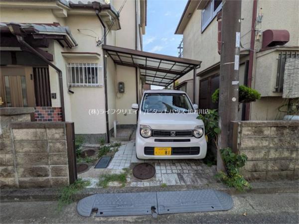 加古川町中津貸家 駐車場