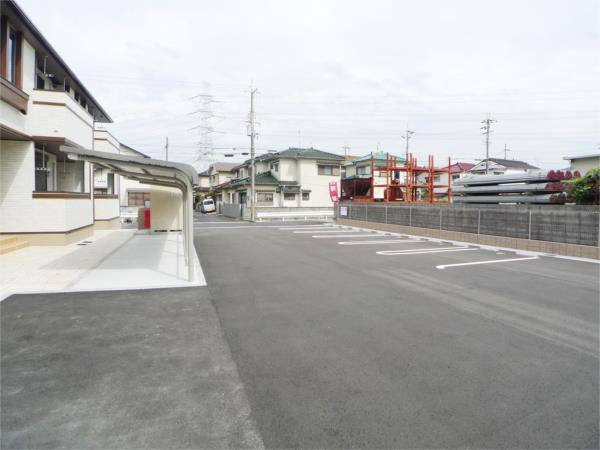 サンクスＳ 駐車場