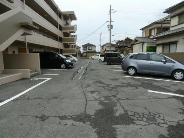 シャルムアナダ 駐車場