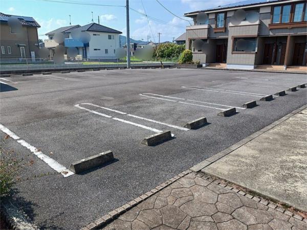 コンフォート　ショコラ 駐車場