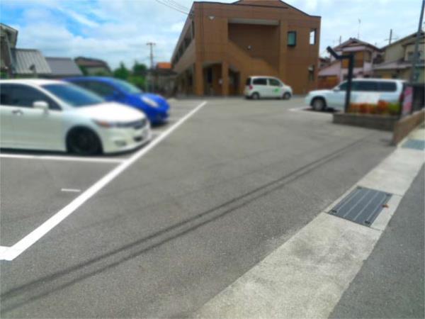 プリンシピオ（205） 駐車場