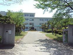 陵北小学校：754m