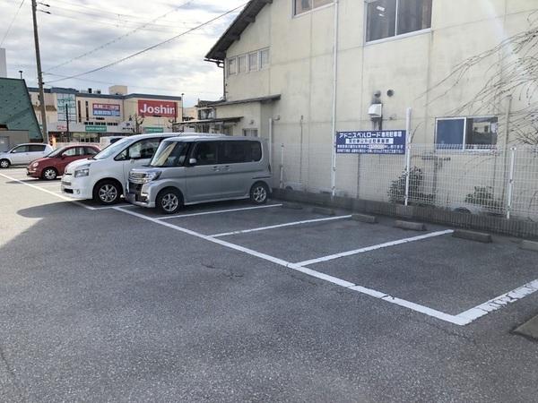 アドニスベルロード（202） 駐車場
