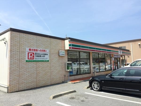 セブンイレブン彦根平田小学校前店：377m