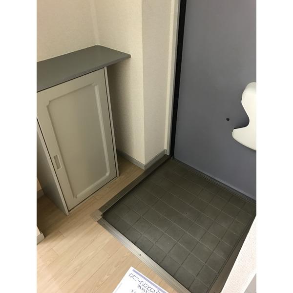 サンパトリ佐和山　Ａ棟（103） 玄関