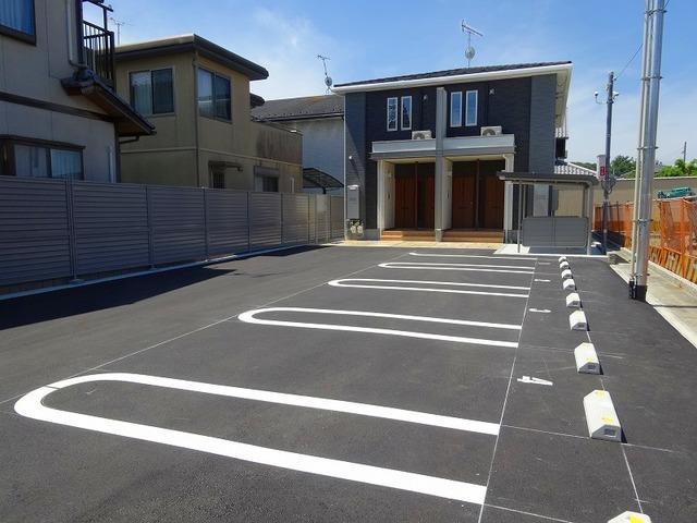 リス　ブロン（202） 駐車場