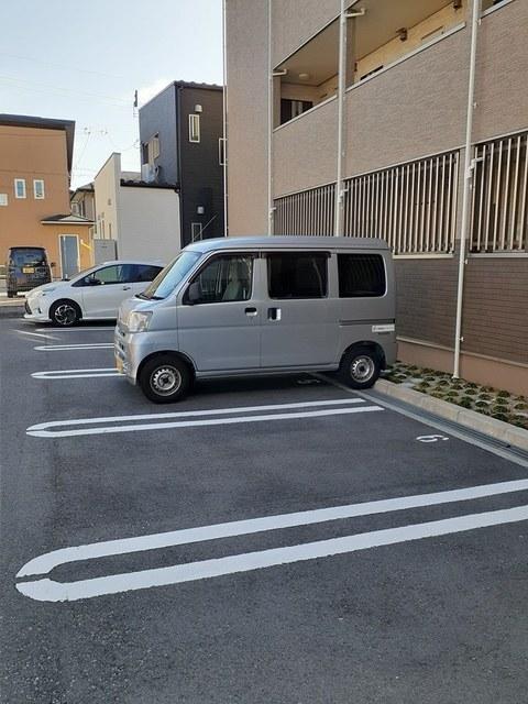 フォレストパーク・八番館（105） 駐車場