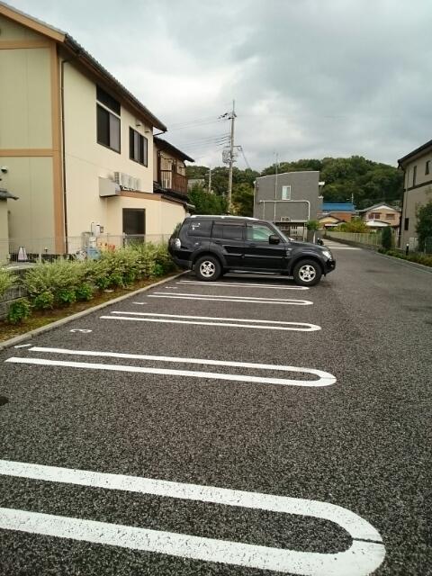 グレース桜町（106） 駐車場