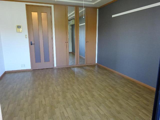 マコズ・アベニュー 部屋画像