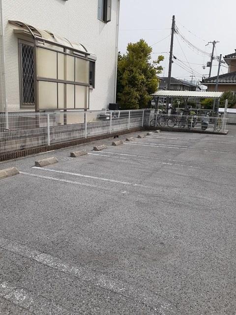 コーポ勢多Ⅴ番館（104） 駐車場