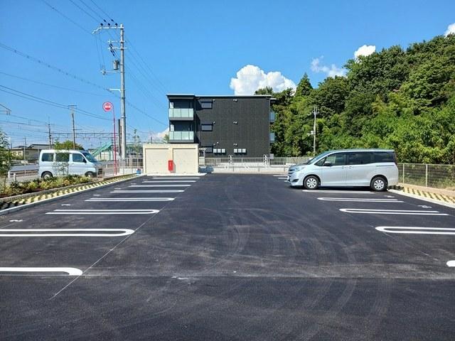 ミ・リブロ彦根駅北壱番館（101） 駐車場