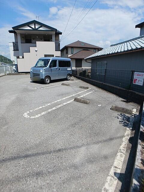 Ｍパレス（102） 駐車場