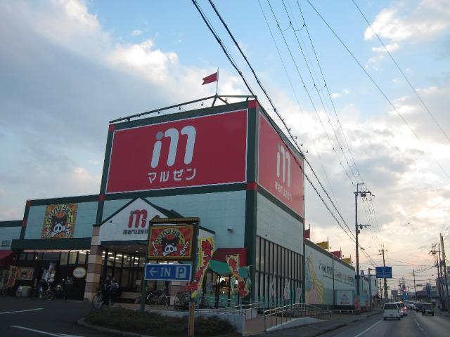 丸善彦根店：909m