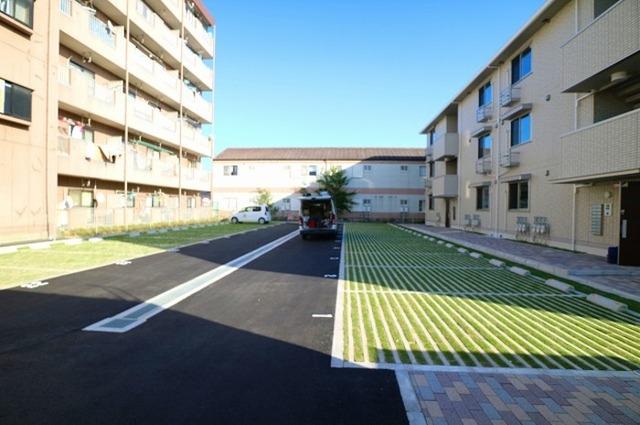 ヴィラ　シャルマン（101） 駐車場