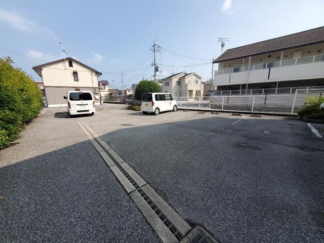 EAST NONAMI 弐番館（103） 駐車場