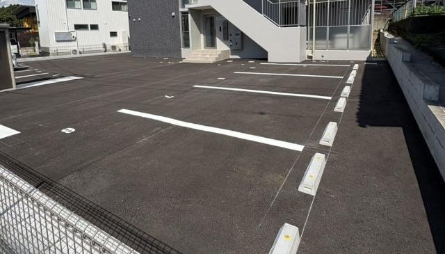 フリーガーデン（102） 駐車場