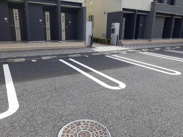 クレアーレ成田Ⅲ（106） 駐車場