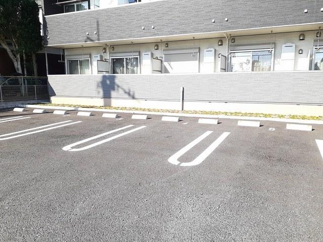 キングキャッスル　弐番館（103） 駐車場
