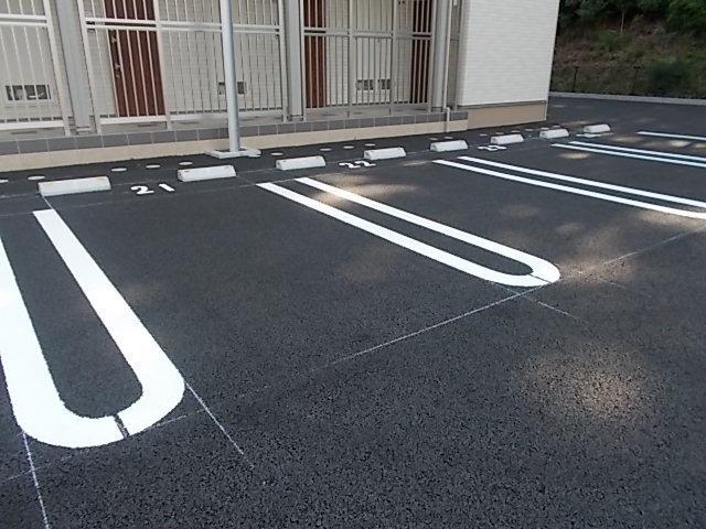 フェリチータ成田（201） 駐車場