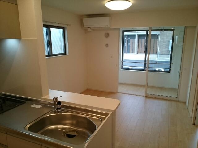 アルシオーネＤ（105） リビング