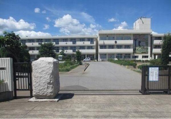 八街市立実住小学校：900m
