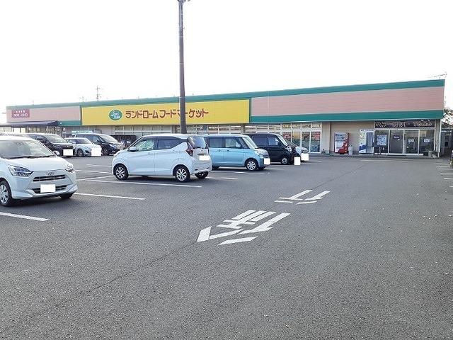 ランドローム富里七栄店：600m