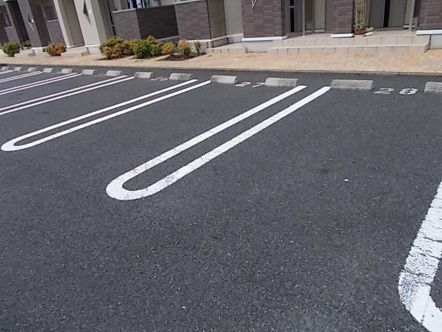 ヴァンベール　Ⅴ（101） 駐車場