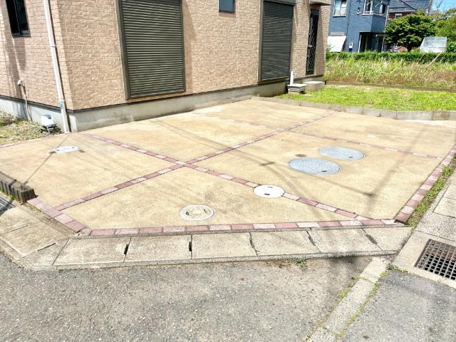 八街市文違中古戸建 駐車場
