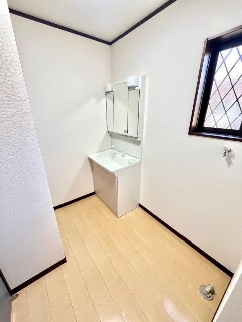 八街市文違中古戸建 洗面