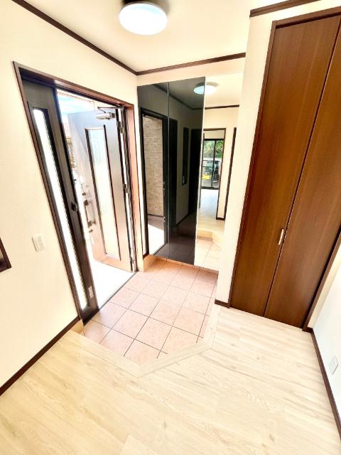 八街市文違中古戸建 玄関