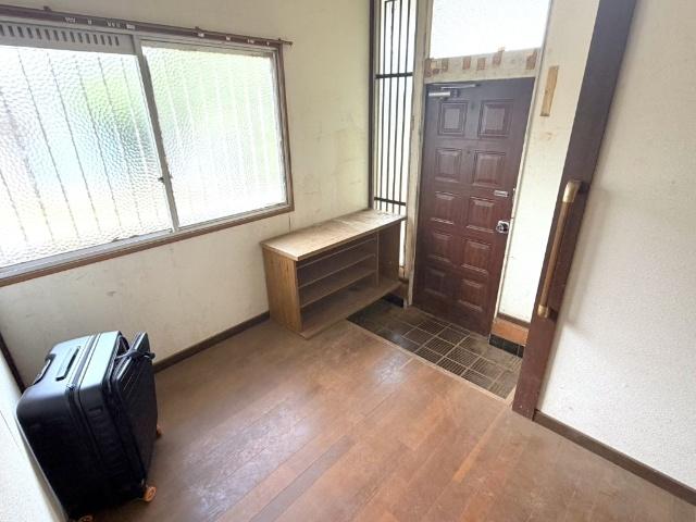 八街市八街中古戸建 玄関