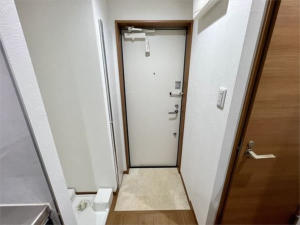 スクエア氷川台（302） 玄関