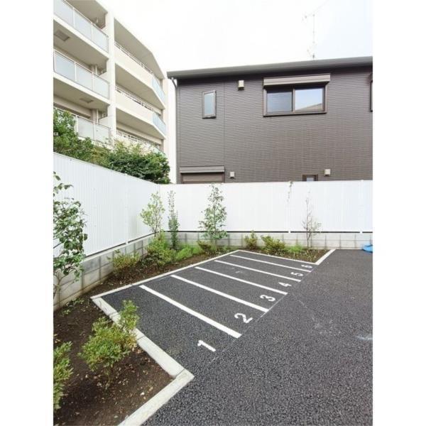 ヒルズ城北（201） 駐車場