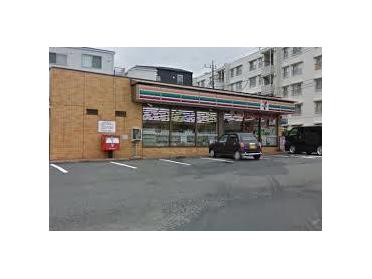 セブンイレブン川崎久末団地店：921m