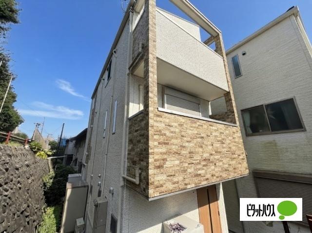 宮前平駅より徒歩7分 築9年11ヶ月 3階建の賃貸物件