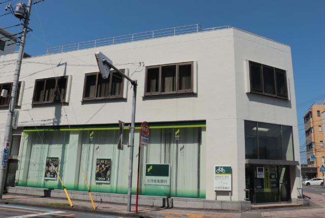 三井住友銀行坂戸支店：128m