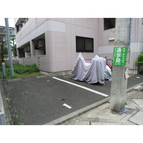 ウェルネスA（303） 駐車場
