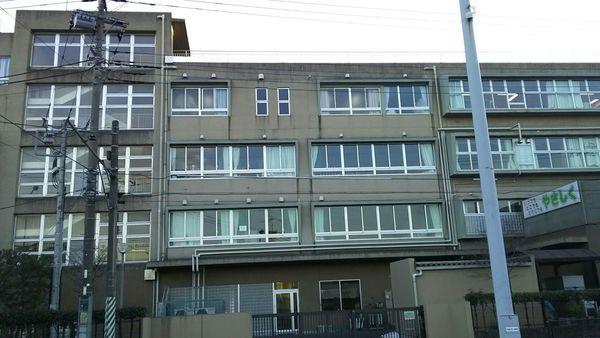 川崎市立橘小学校：705m
