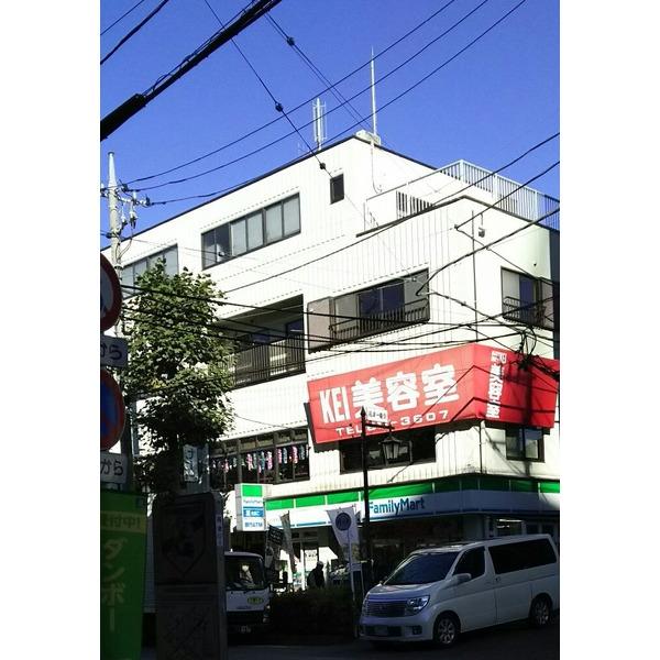 ファミリーマート山中屋高津駅前店：177m