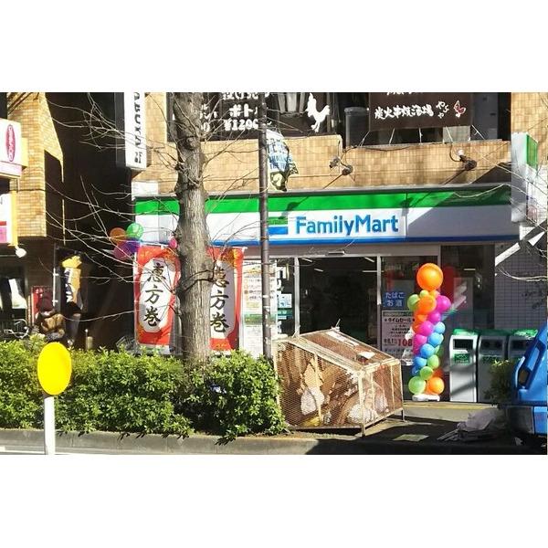 ファミリーマート川崎高津駅前店：82m