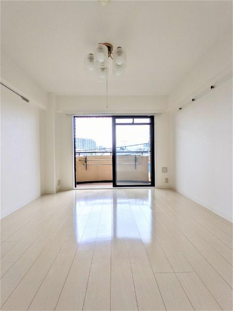 六軒町弐番館（306） リビング
